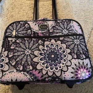 Excellent condition Vera Bradley travel bag